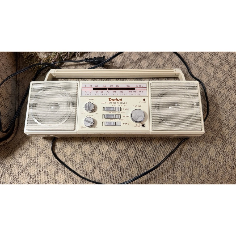 VINTAGE AM/FM RADIO Tenkai PR-2800 COLLECTORS ITEM tested works Almond